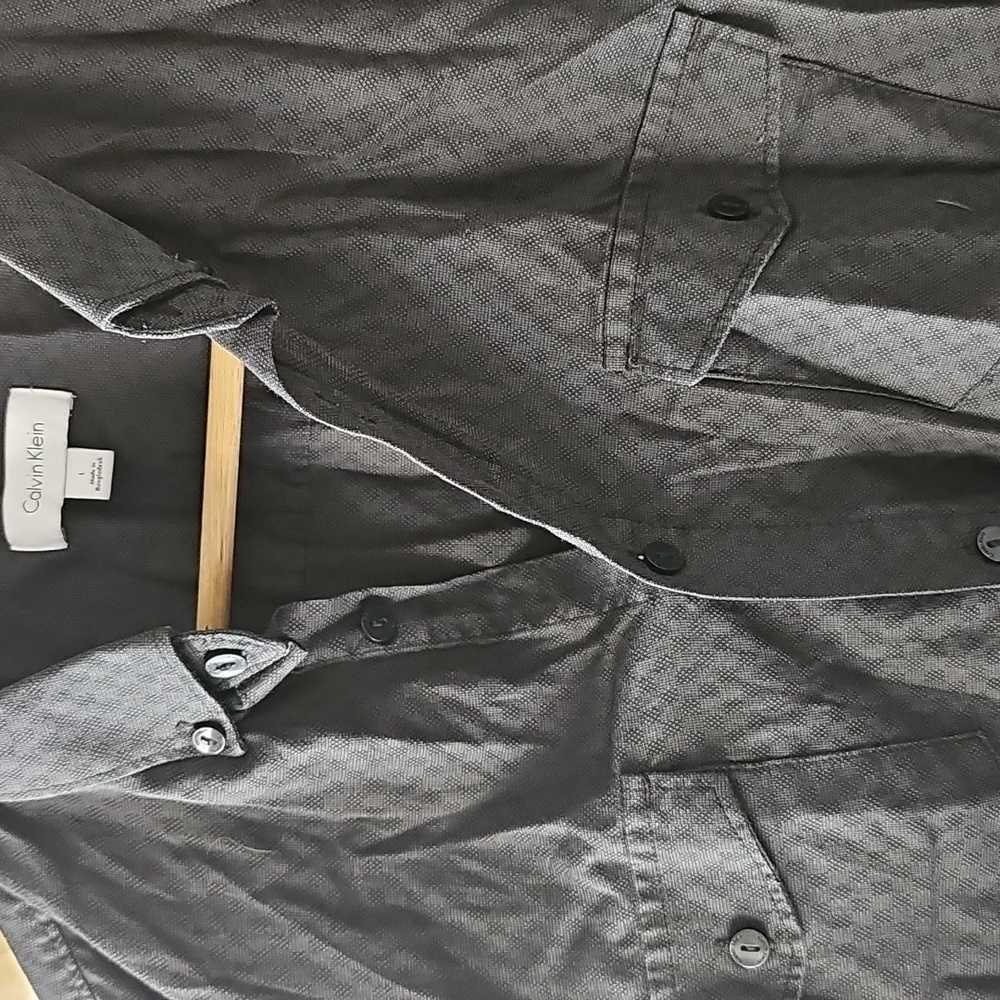 Calvin Klein Textured Button-Up Shirt - Picture 7 of 7